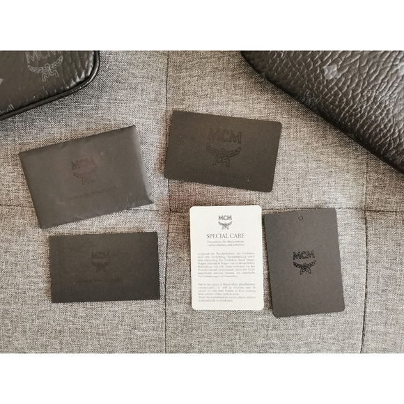 SOLD NWT MCM Signature Liz Reversible Tote Limited - Picture 2 of 14